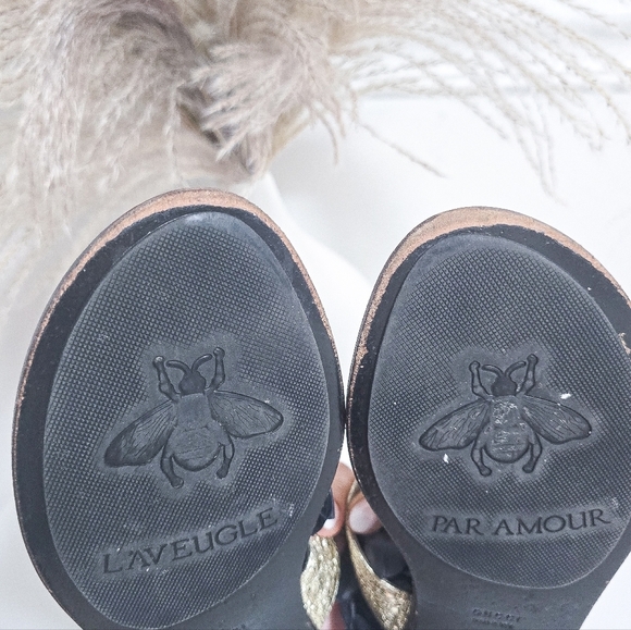 Gucci GG logo black and metallic gold thong flat sandals - Picture 11 of 13
